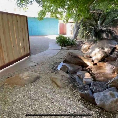 Ferienwohnung Brand New 2Br Cute Blue Led In North Fresno Exterior foto