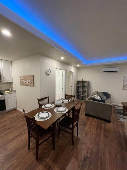 Ferienwohnung Brand New 2Br Cute Blue Led In North Fresno Exterior foto